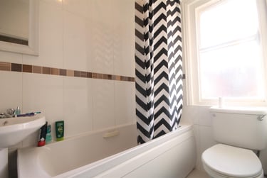 5 bed house, Albermarle Avenue, South Gosfoth, Newcastle, NE23NQ - Image 2